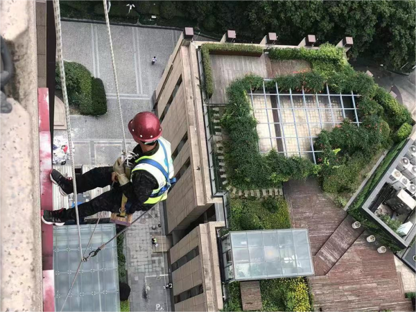 鈞測受托為蘭生大廈石材幕墻進行檢測